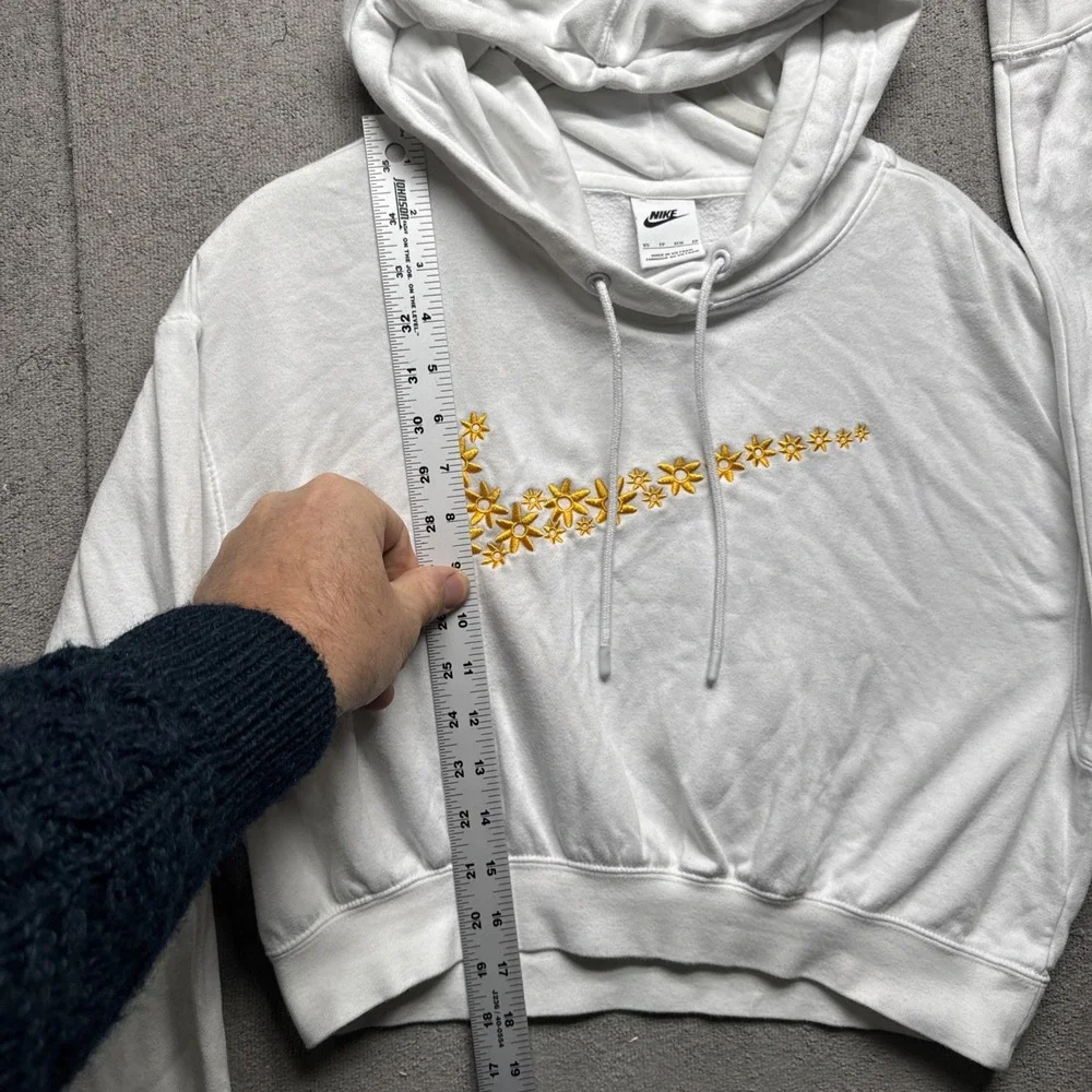 Nike Women's White Cropped Hoodie Gold‎ Embroidered Center Swoosh Sweatshirt XS